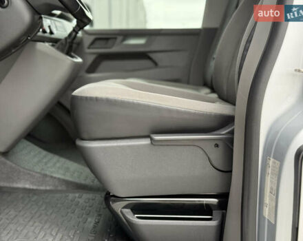 Серый Фольксваген Transporter, объемом двигателя 2 л и пробегом 199 тыс. км за 25999 $, фото 43 на Automoto.ua