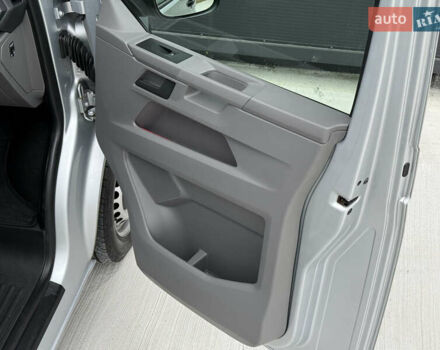 Серый Фольксваген Transporter, объемом двигателя 2 л и пробегом 199 тыс. км за 25999 $, фото 60 на Automoto.ua