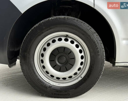 Серый Фольксваген Transporter, объемом двигателя 2 л и пробегом 199 тыс. км за 25999 $, фото 19 на Automoto.ua