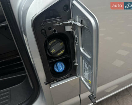 Серый Фольксваген Transporter, объемом двигателя 2 л и пробегом 207 тыс. км за 24950 $, фото 154 на Automoto.ua