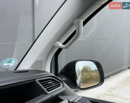 Серый Фольксваген Transporter, объемом двигателя 2 л и пробегом 199 тыс. км за 25999 $, фото 67 на Automoto.ua