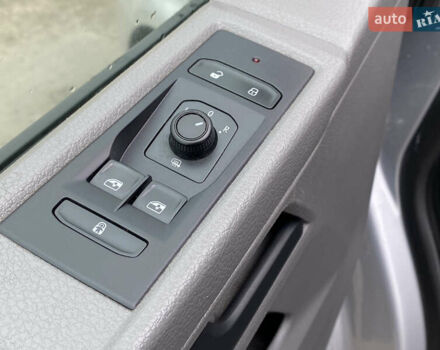 Серый Фольксваген Transporter, объемом двигателя 1.97 л и пробегом 165 тыс. км за 23900 $, фото 45 на Automoto.ua