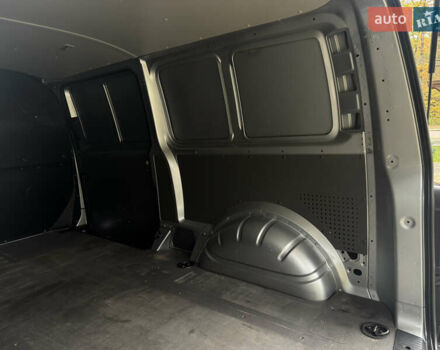 Серый Фольксваген Transporter, объемом двигателя 2 л и пробегом 207 тыс. км за 24950 $, фото 160 на Automoto.ua