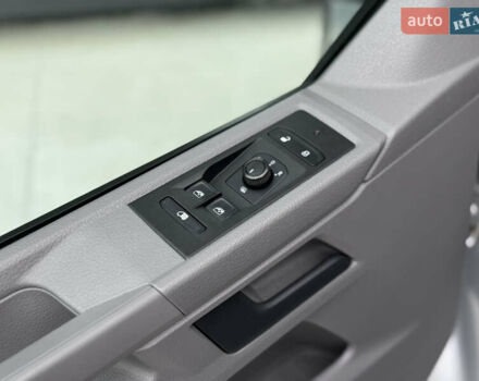 Серый Фольксваген Transporter, объемом двигателя 2 л и пробегом 199 тыс. км за 25999 $, фото 46 на Automoto.ua