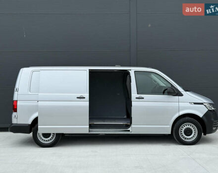 Серый Фольксваген Transporter, объемом двигателя 2 л и пробегом 199 тыс. км за 25999 $, фото 29 на Automoto.ua