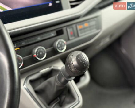 Серый Фольксваген Transporter, объемом двигателя 2 л и пробегом 199 тыс. км за 25999 $, фото 42 на Automoto.ua