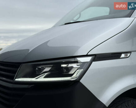 Серый Фольксваген Transporter, объемом двигателя 2 л и пробегом 199 тыс. км за 25999 $, фото 35 на Automoto.ua