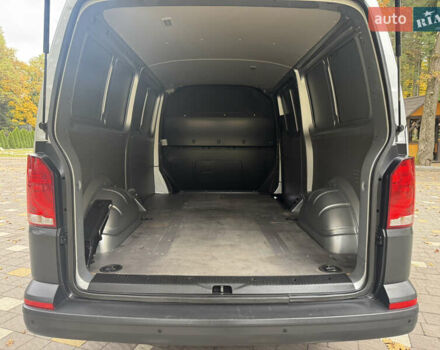 Серый Фольксваген Transporter, объемом двигателя 2 л и пробегом 207 тыс. км за 24950 $, фото 161 на Automoto.ua