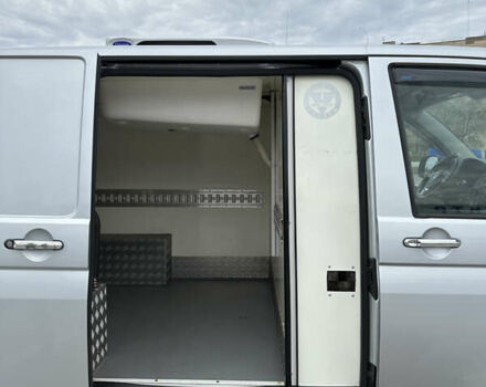 Серый Фольксваген Transporter, объемом двигателя 1.97 л и пробегом 304 тыс. км за 16000 $, фото 13 на Automoto.ua