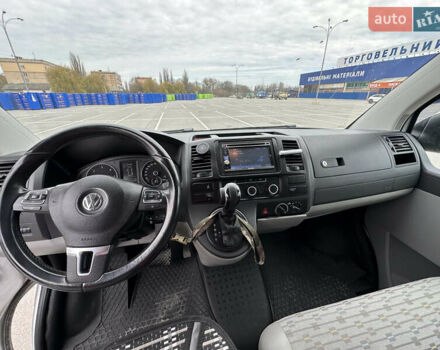 Серый Фольксваген Transporter, объемом двигателя 1.97 л и пробегом 304 тыс. км за 16000 $, фото 10 на Automoto.ua
