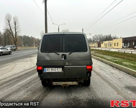 Сірий Фольксваген Transporter, об'ємом двигуна 2.4 л та пробігом 300 тис. км за 4000 $, фото 2 на Automoto.ua