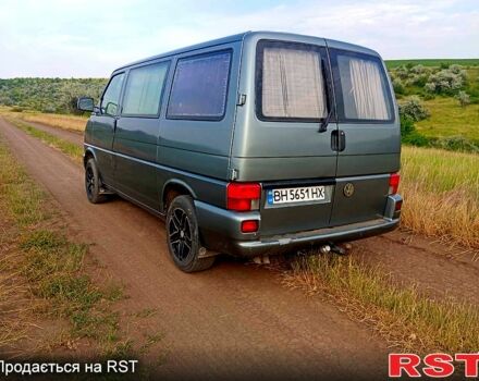 Серый Фольксваген Transporter, объемом двигателя 2.5 л и пробегом 347 тыс. км за 4500 $, фото 1 на Automoto.ua