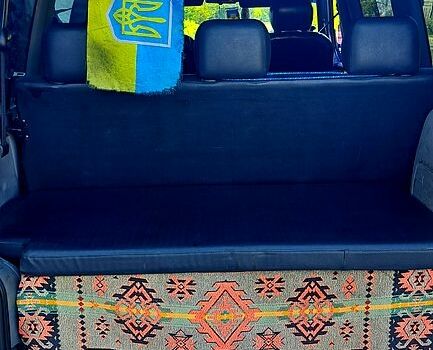 Серый Фольксваген Transporter, объемом двигателя 2.5 л и пробегом 368 тыс. км за 10400 $, фото 5 на Automoto.ua