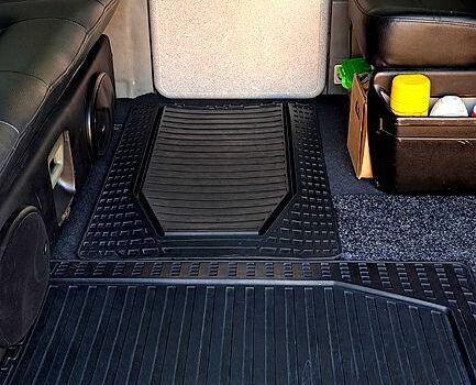 Серый Фольксваген Transporter, объемом двигателя 2.5 л и пробегом 368 тыс. км за 10400 $, фото 8 на Automoto.ua