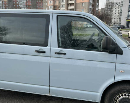 Серый Фольксваген Transporter, объемом двигателя 2.5 л и пробегом 305 тыс. км за 9800 $, фото 2 на Automoto.ua