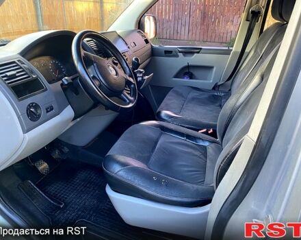 Серый Фольксваген Transporter, объемом двигателя 2.5 л и пробегом 320 тыс. км за 8700 $, фото 6 на Automoto.ua