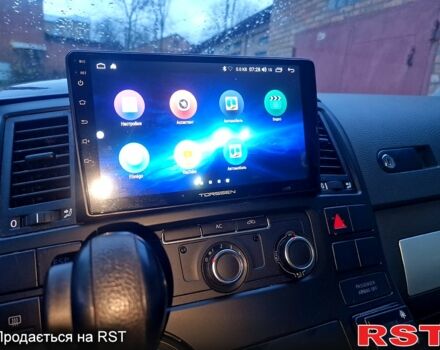 Серый Фольксваген Transporter, объемом двигателя 20 л и пробегом 260 тыс. км за 17999 $, фото 1 на Automoto.ua