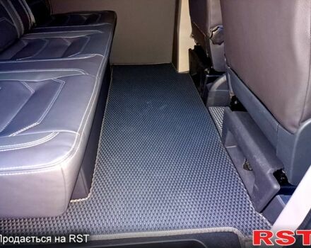 Серый Фольксваген Transporter, объемом двигателя 20 л и пробегом 260 тыс. км за 17999 $, фото 8 на Automoto.ua