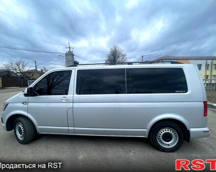Серый Фольксваген Transporter, объемом двигателя 2 л и пробегом 260 тыс. км за 26300 $, фото 2 на Automoto.ua