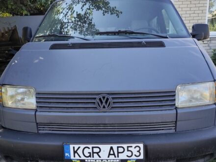 Серый Фольксваген Transporter, объемом двигателя 2 л и пробегом 441 тыс. км за 2800 $, фото 1 на Automoto.ua