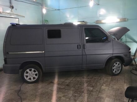 Серый Фольксваген Transporter, объемом двигателя 2.5 л и пробегом 159 тыс. км за 10900 $, фото 1 на Automoto.ua