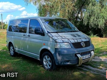 Фольксваген Transporter 2004 у Переяславе-Хмельницком на Automoto.ua Сірий Фольксваген Transporter, об'ємом двигуна 2.5 л та пробігом 0 тис. км за 6999 $, фото 1 на Automoto.ua