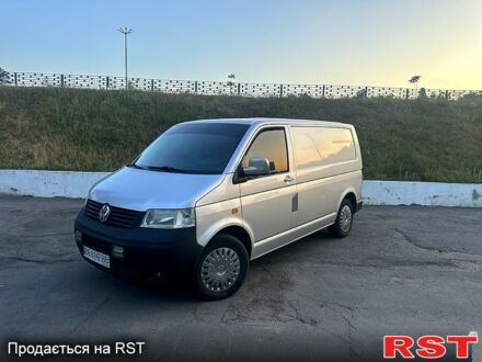 Серый Фольксваген Transporter, объемом двигателя 1.9 л и пробегом 400 тыс. км за 6000 $, фото 1 на Automoto.ua
