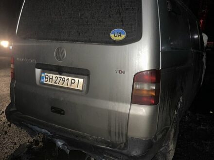 Фольксваген Transporter 2004 в Измаиле на Automoto.ua Серый Фольксваген Transporter, объемом двигателя 2.5 л и пробегом 404 тыс. км за 2000 $, фото 1 на Automoto.ua