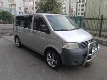 Серый Фольксваген Transporter, объемом двигателя 1.9 л и пробегом 320 тыс. км за 10000 $, фото 1 на Automoto.ua