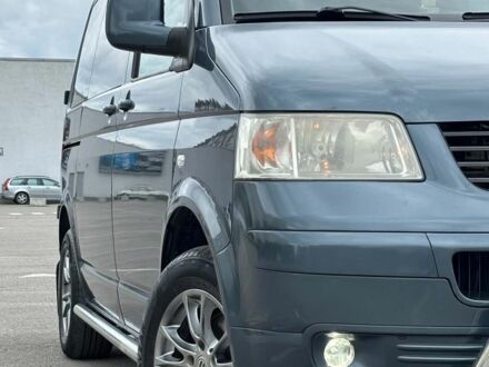 Серый Фольксваген Transporter, объемом двигателя 2.5 л и пробегом 330 тыс. км за 10979 $, фото 1 на Automoto.ua