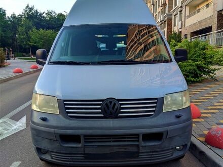 Серый Фольксваген Transporter, объемом двигателя 2.5 л и пробегом 382 тыс. км за 9000 $, фото 1 на Automoto.ua