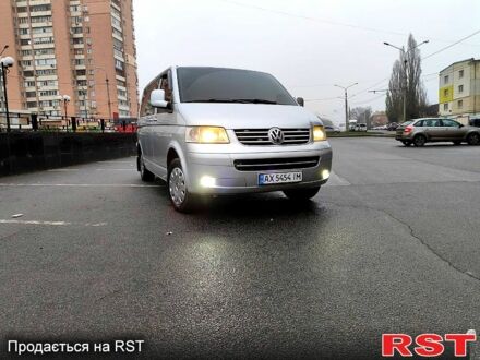 Серый Фольксваген Transporter, объемом двигателя 2.5 л и пробегом 320 тыс. км за 11500 $, фото 1 на Automoto.ua