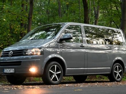 Фольксваген Transporter 2010 у Миколаїв на Automoto.ua Сірий Фольксваген Transporter, об'ємом двигуна 2 л та пробігом 188 тис. км за 8900 $, фото 1 на Automoto.ua