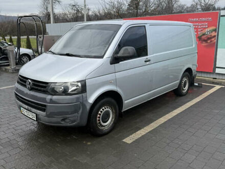 Серый Фольксваген Transporter, объемом двигателя 2 л и пробегом 499 тыс. км за 10500 $, фото 1 на Automoto.ua