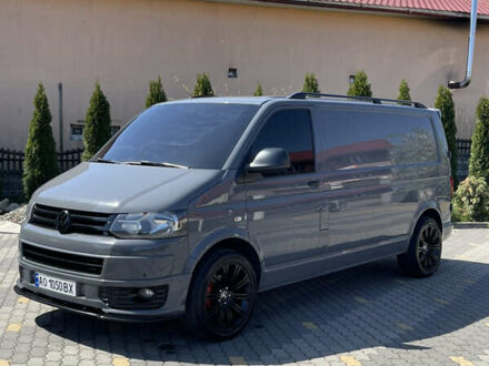 Фольксваген Transporter 2015 у Іршава на Automoto.ua Сірий Фольксваген Transporter, об'ємом двигуна 1.97 л та пробігом 280 тис. км за 12500 $, фото 1 на Automoto.ua