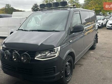 Фольксваген Transporter 2017 в Радомышле на Automoto.ua Серый Фольксваген Transporter, объемом двигателя 2 л и пробегом 228 тыс. км за 24300 $, фото 1 на Automoto.ua