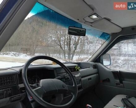 Синий Фольксваген Transporter, объемом двигателя 1.9 л и пробегом 300 тыс. км за 3500 $, фото 8 на Automoto.ua