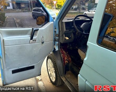 Синий Фольксваген Transporter, объемом двигателя 1.9 л и пробегом 300 тыс. км за 3000 $, фото 7 на Automoto.ua