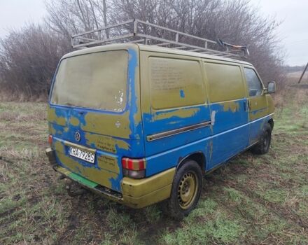 Синий Фольксваген Transporter, объемом двигателя 2.4 л и пробегом 600 тыс. км за 2839 $, фото 2 на Automoto.ua
