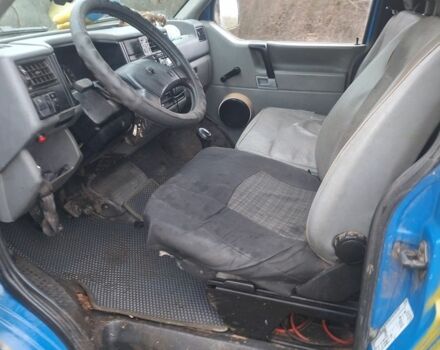 Синий Фольксваген Transporter, объемом двигателя 2.4 л и пробегом 600 тыс. км за 2839 $, фото 7 на Automoto.ua