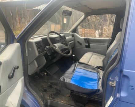 Синий Фольксваген Transporter, объемом двигателя 2.4 л и пробегом 350 тыс. км за 3200 $, фото 6 на Automoto.ua