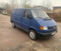 Синий Фольксваген Transporter, объемом двигателя 2.4 л и пробегом 350 тыс. км за 3200 $, фото 1 на Automoto.ua
