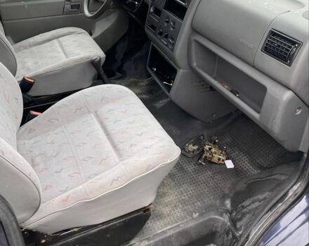 Синий Фольксваген Transporter, объемом двигателя 2.5 л и пробегом 285 тыс. км за 5750 $, фото 6 на Automoto.ua