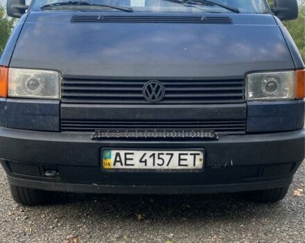Синий Фольксваген Transporter, объемом двигателя 1.9 л и пробегом 400 тыс. км за 3500 $, фото 4 на Automoto.ua