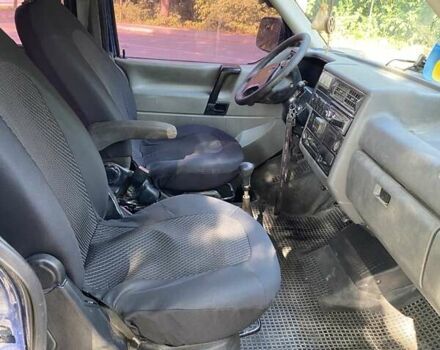 Синій Фольксваген Transporter, об'ємом двигуна 2.4 л та пробігом 364 тис. км за 5200 $, фото 4 на Automoto.ua