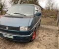 Синий Фольксваген Transporter, объемом двигателя 2.4 л и пробегом 400 тыс. км за 3500 $, фото 1 на Automoto.ua