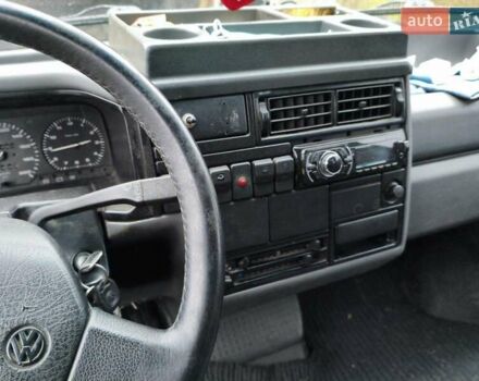 Синій Фольксваген Transporter, об'ємом двигуна 2.4 л та пробігом 273 тис. км за 4100 $, фото 7 на Automoto.ua