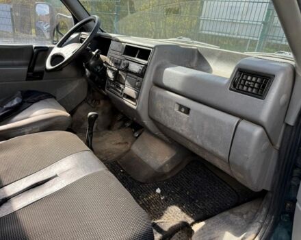 Синий Фольксваген Transporter, объемом двигателя 2.4 л и пробегом 10 тыс. км за 1891 $, фото 2 на Automoto.ua