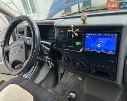 Синий Фольксваген Transporter, объемом двигателя 1.9 л и пробегом 400 тыс. км за 4500 $, фото 4 на Automoto.ua