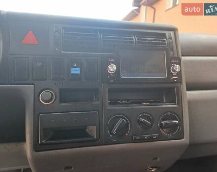 Синий Фольксваген Transporter, объемом двигателя 2.5 л и пробегом 488 тыс. км за 8300 $, фото 11 на Automoto.ua